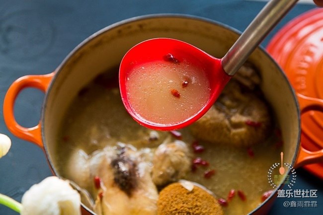 76岁妈妈每次炖鸡都会加它，不仅味道鲜美，而且滋润又爽滑