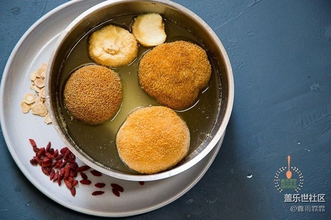 76岁妈妈每次炖鸡都会加它，不仅味道鲜美，而且滋润又爽滑