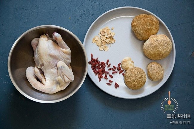 76岁妈妈每次炖鸡都会加它，不仅味道鲜美，而且滋润又爽滑