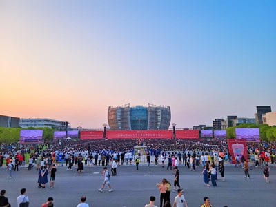 【留住精彩】+万人毕业典礼