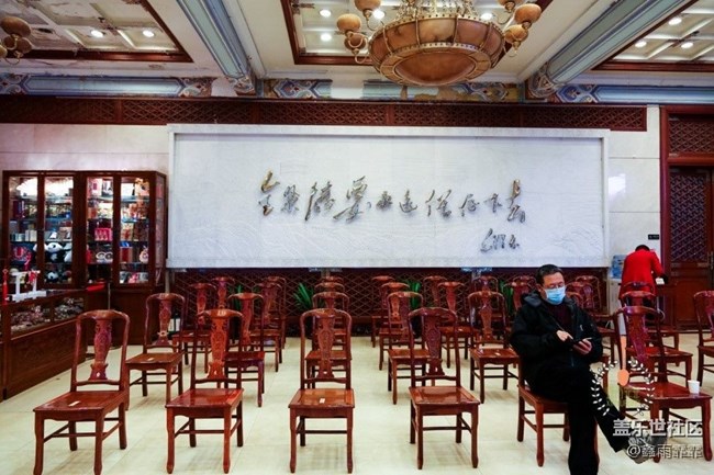 去全聚德吃烤鸭，第一个先吃它，服务员夸你懂行