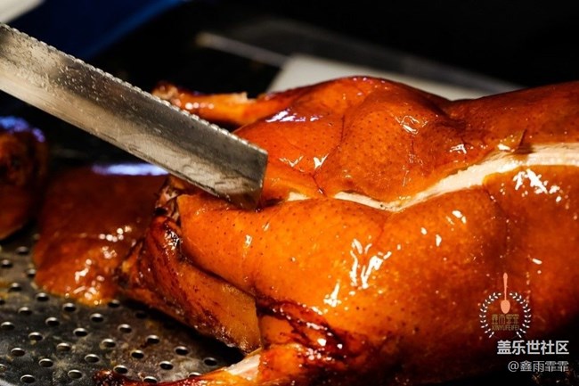 去全聚德吃烤鸭，第一个先吃它，服务员夸你懂行