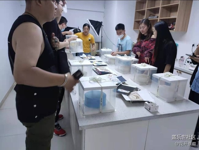 体验三星折叠屏 体验三星折叠屏