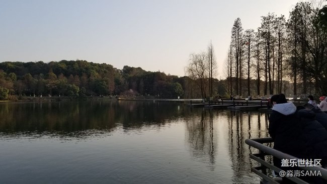 人工湖