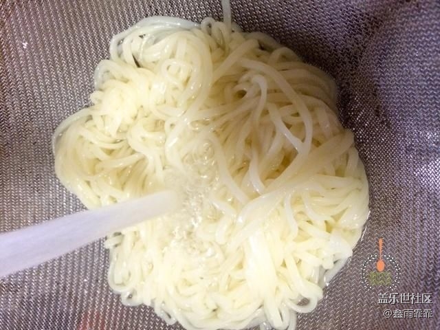 夏天吃凉面，加这个倍儿香，养肾养颜又瘦身！