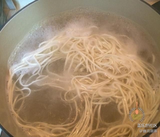 夏天吃凉面，加这个倍儿香，养肾养颜又瘦身！