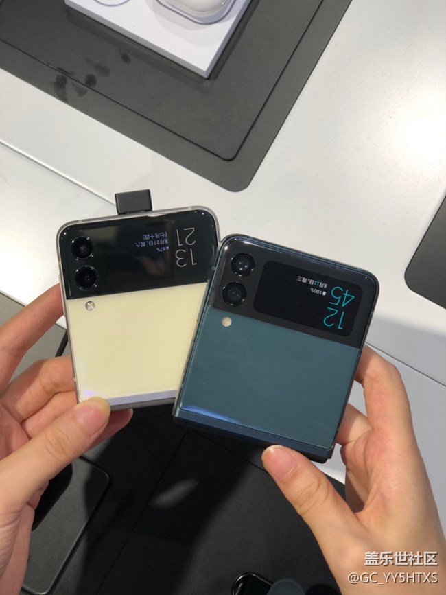 三星快闪店打卡❤️ 精致时尚单品！三星新款折叠手机