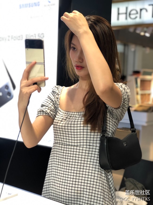 三星快闪店打卡❤️ 精致时尚单品！三星新款折叠手机