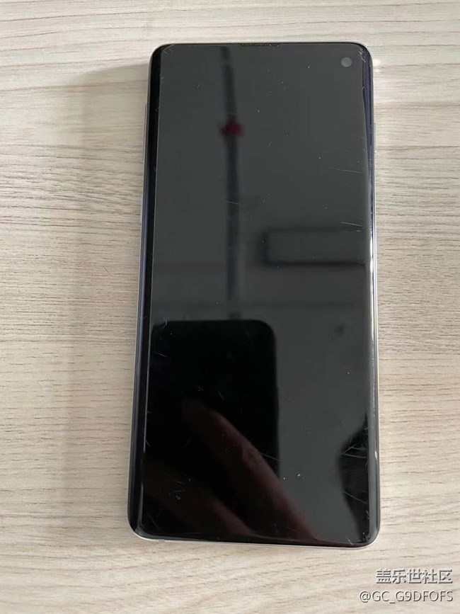老铁们，手机摔了，有换过外屏和后盖的小伙伴吗？