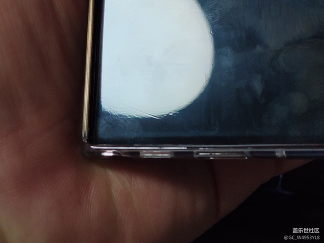 请问大家Note20Ultra的自带的膜是菲林膜还是普通水凝膜？