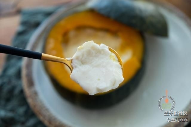 秋天就馋南瓜这种吃法，加牛奶蒸一蒸，出锅连渣都不剩！真香