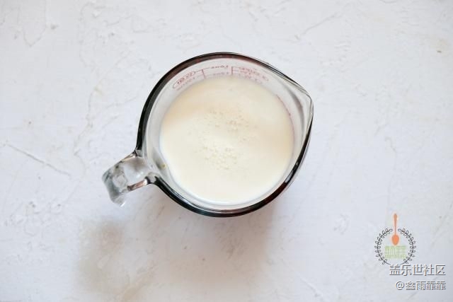 秋天就馋南瓜这种吃法，加牛奶蒸一蒸，出锅连渣都不剩！真香