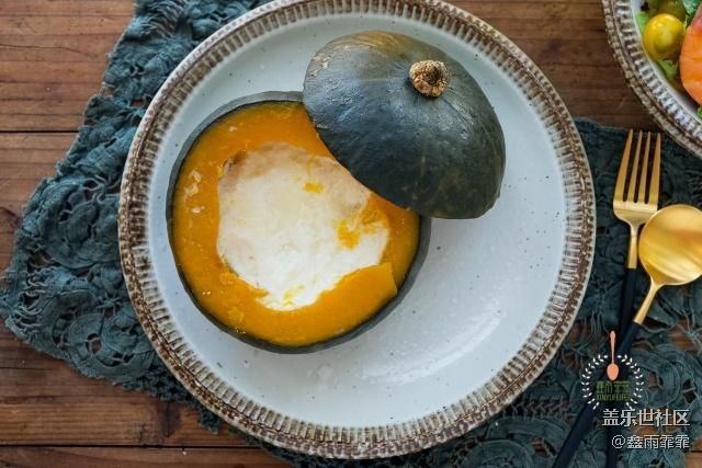 秋天就馋南瓜这种吃法，加牛奶蒸一蒸，出锅连渣都不剩！真香