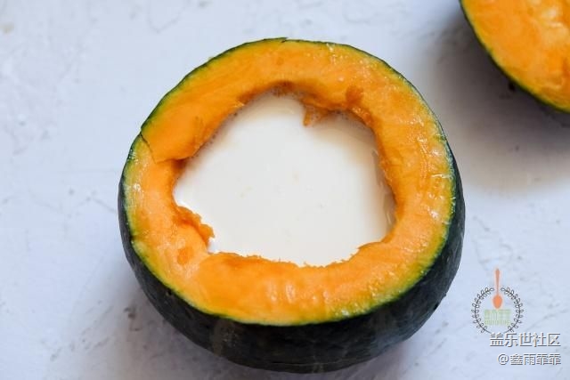 秋天就馋南瓜这种吃法，加牛奶蒸一蒸，出锅连渣都不剩！真香