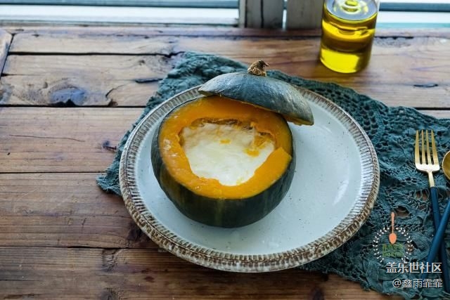 秋天就馋南瓜这种吃法，加牛奶蒸一蒸，出锅连渣都不剩！真香