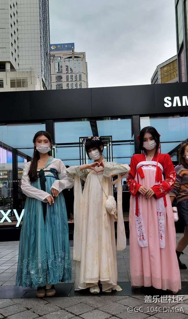 Galaxy Z&W系列空降山城 打卡解放碑10.22活动记录 Galaxy Z&W系列空降山城 打卡解放碑10.22活动记录