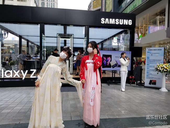 #三星快闪店打卡+心系天下W22&Galaxy Z系列的Fold和Flip#