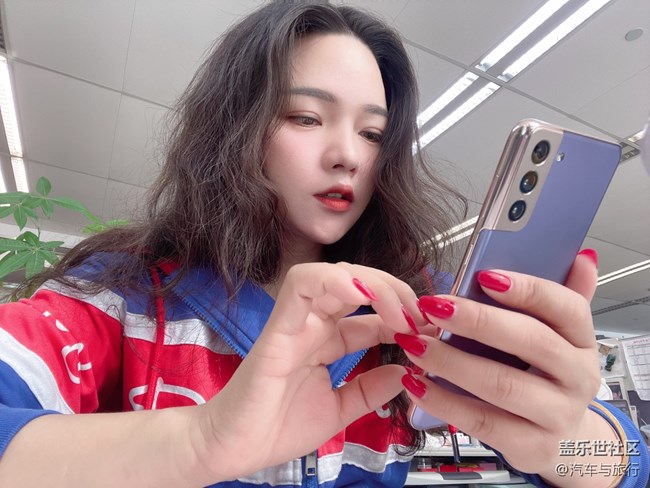 追韩剧，发现用的是乔妹同款手机-三星s21+ 呀！～