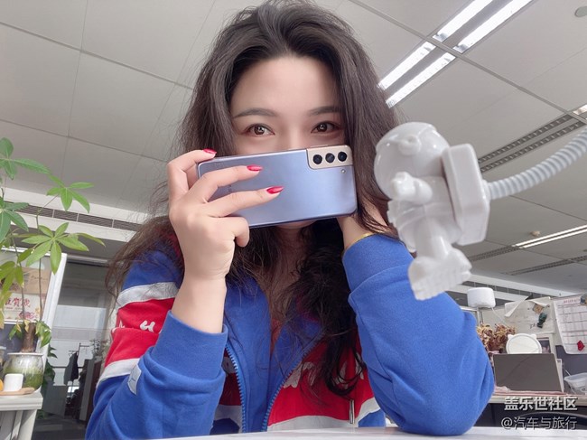 追韩剧，发现用的是乔妹同款手机-三星s21+ 呀！～