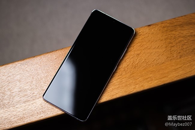 Galaxy S21 Ultra 的质感真不错