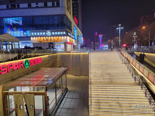 晚上出门玩，随手用三星Galaxy S21 Ultra拍了几张图片