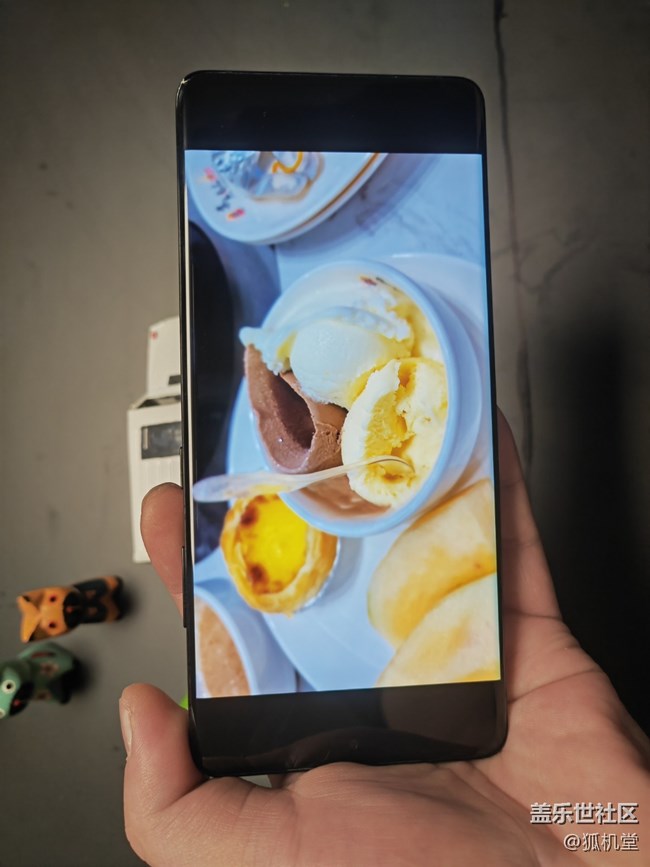 三星galaxy s21 ultra#的屏幕真不错，显示细腻，久看不累