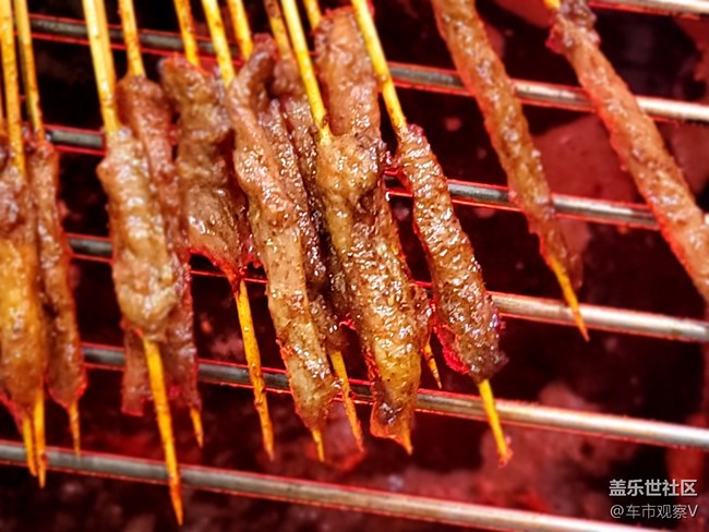 冬天的时候感觉外面的烤串儿格外的香啊