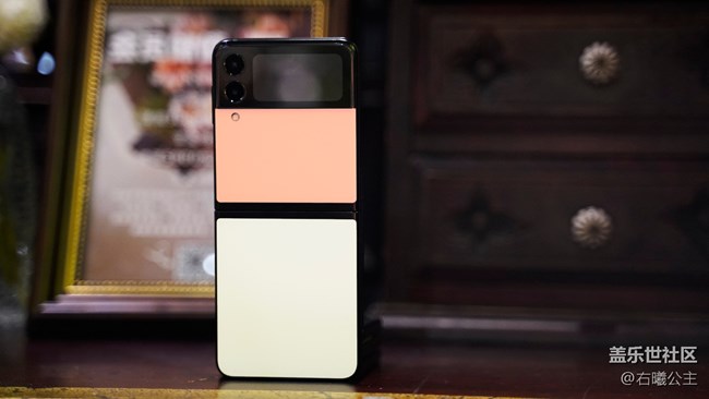 Galaxy Z Flip3 Bespoke Edition 缤色定制版精美图赏
