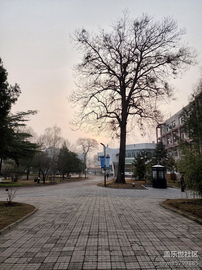 能拍月亮不是本事，我们还可以拍太阳