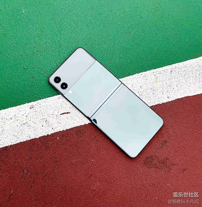 体验下折叠屏的乐趣——三星Z Flip3