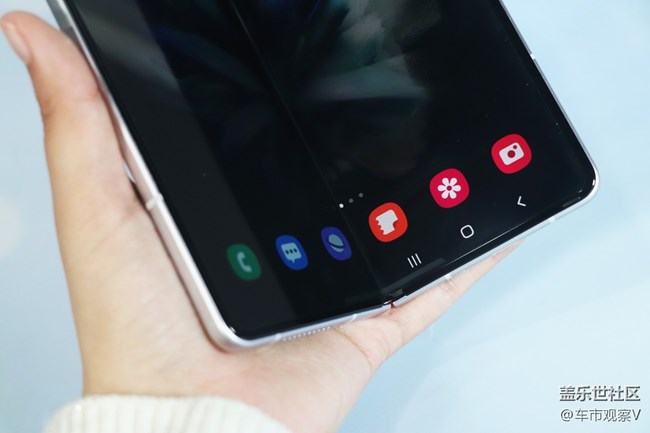 刚入手的手机，Galaxy Z Fold3商务范十足