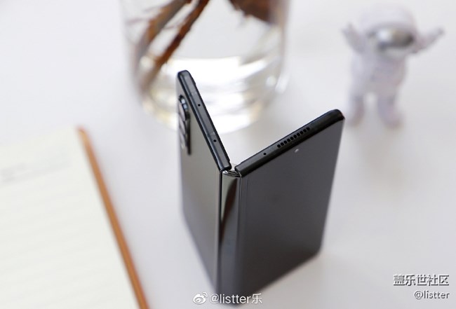 假期在家拍了几张三星Galaxy Z Fold3外观照片,来看看 假期在家拍了几张三星Galaxy Z Fold3外观照片,来看看