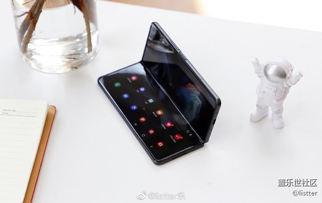 假期在家拍了几张三星Galaxy Z Fold3外观照片,来看看 假期在家拍了几张三星Galaxy Z Fold3外观照片,来看看