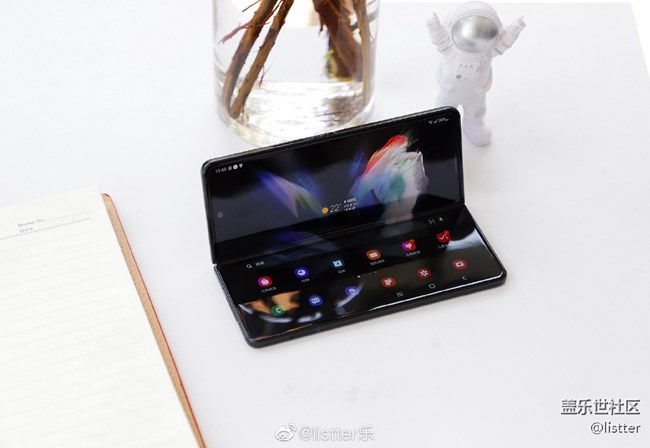 假期在家拍了几张三星Galaxy Z Fold3外观照片,来看看 假期在家拍了几张三星Galaxy Z Fold3外观照片,来看看
