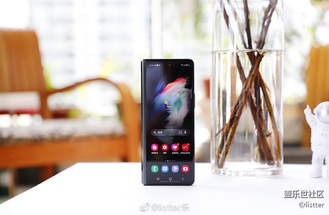 假期在家拍了几张三星Galaxy Z Fold3外观照片,来看看 假期在家拍了几张三星Galaxy Z Fold3外观照片,来看看