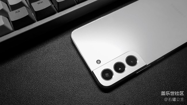 黑与白的碰撞 三星Galaxy S22|S22+图赏