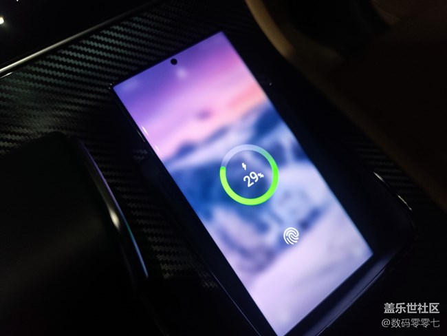 上手三星 Galaxy S22 Ultra，这颜值和配置不愧是安卓机皇