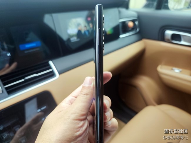 上手三星 Galaxy S22 Ultra，这颜值和配置不愧是安卓机皇