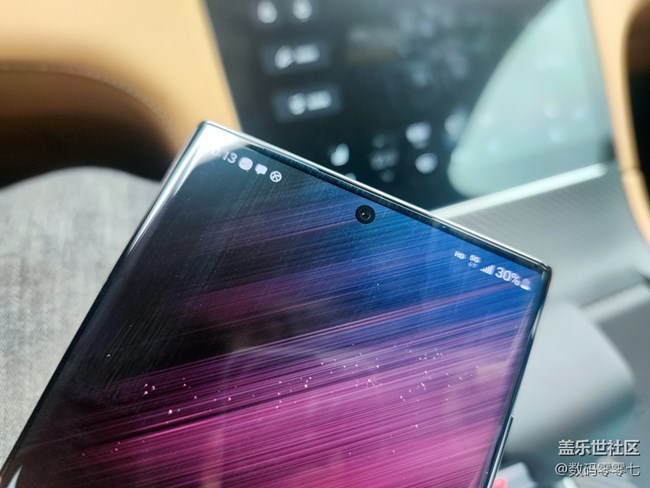 上手三星 Galaxy S22 Ultra，这颜值和配置不愧是安卓机皇