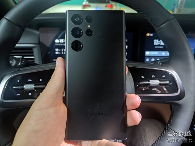 上手三星 Galaxy S22 Ultra，这颜值和配置不愧是安卓机皇