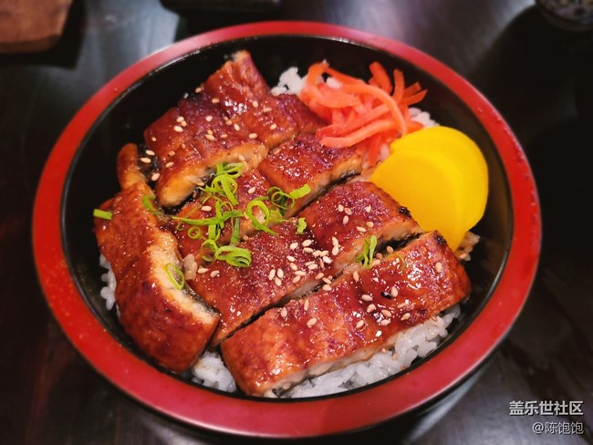 【霓虹灯下】一家日料店