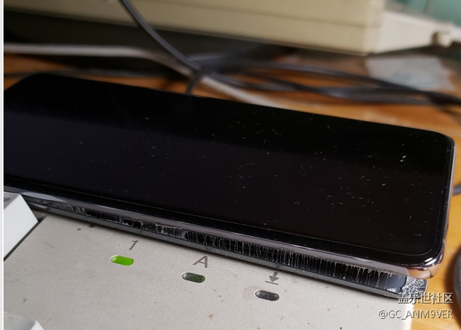 s20盖又开胶了，大概新机只能用两年