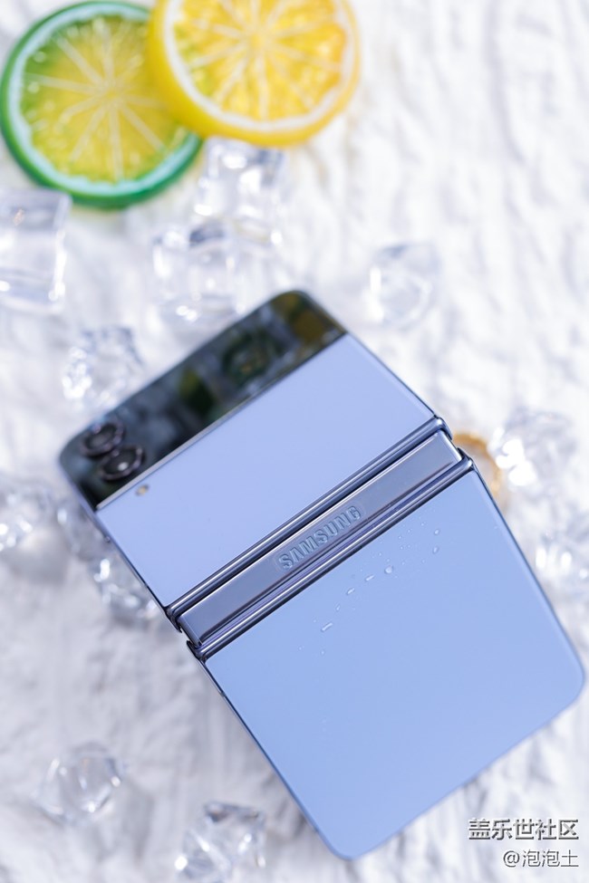 兼具时尚魅力与强劲性能:三星Galaxy Z Flip4