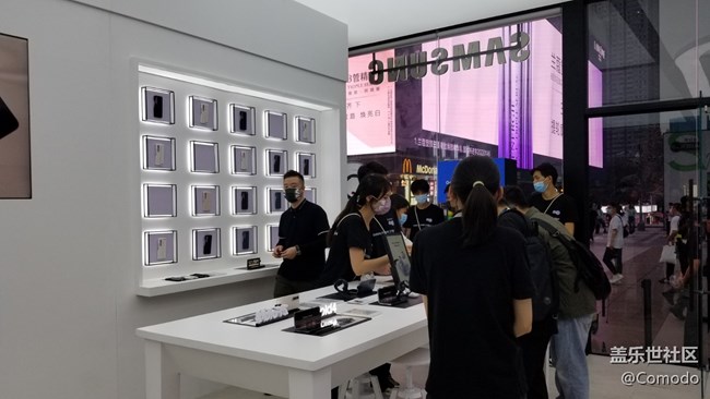 【新品快闪店打卡】又见Galaxy Fold