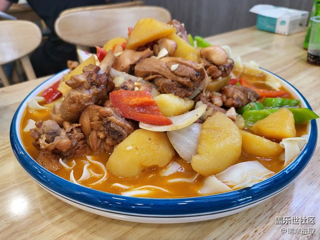 有了三星Z Fold3，再也不担心拍照不方便了