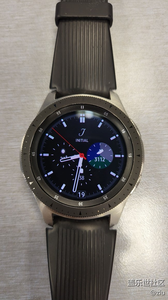 初代galaxy watch尚能饭否？