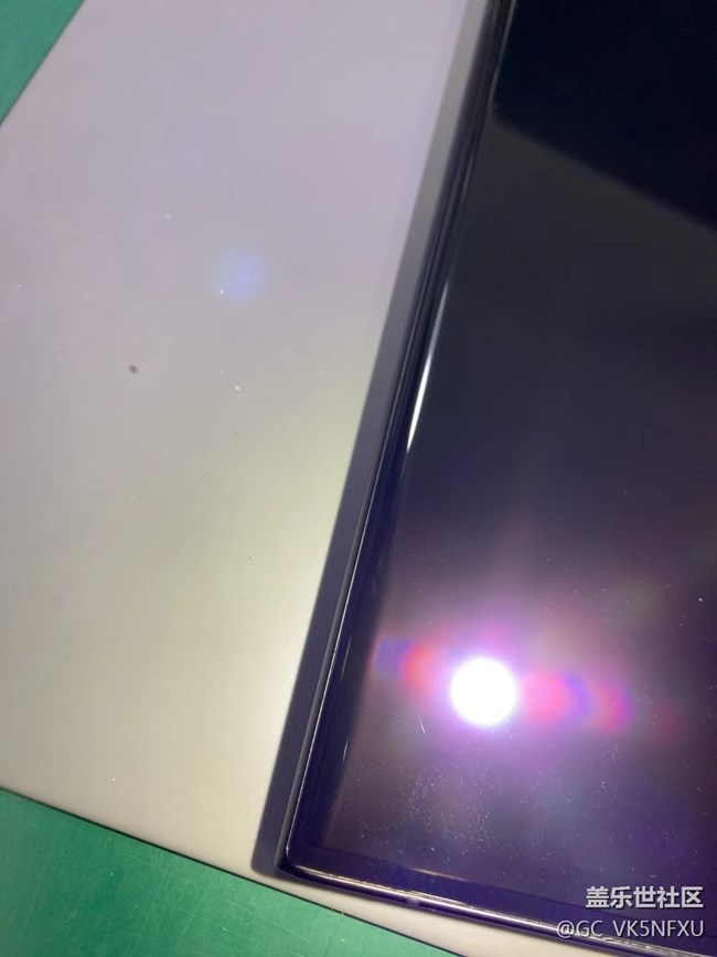 三星Galaxy S22 Ultra屏幕使用一个月，明显划痕！