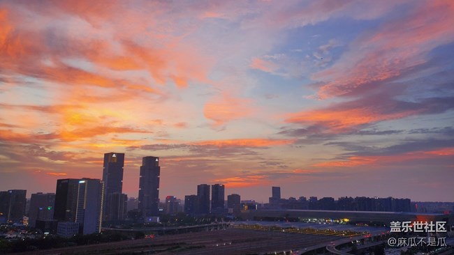 【秋色宜人】+ 夕阳与丁达尔效应