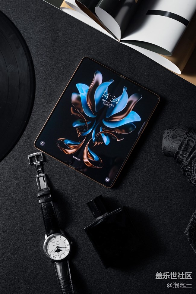 三星W23｜W23 Flip:匠心工艺 尊贵体验