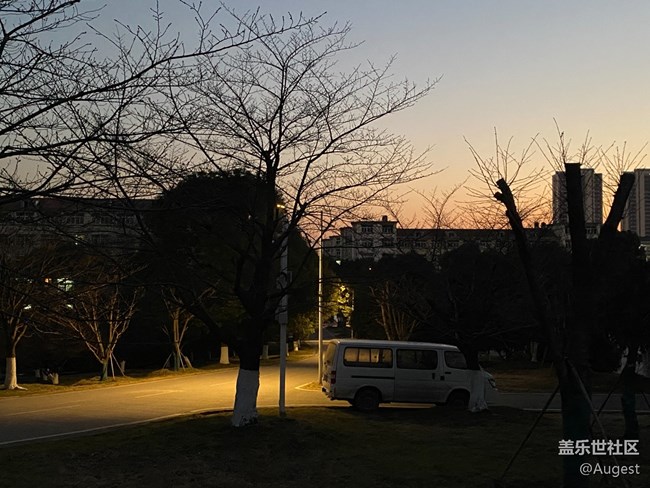 【武汉的街】随记